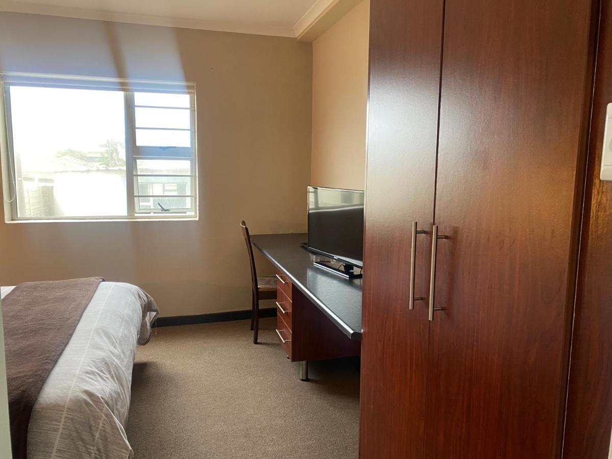 Bluewaters Hotel East London Buitenkant foto